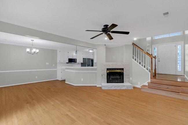 Building Photo - 308 Charleston Way