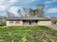 Building Photo - 1870 Chadwick Dr