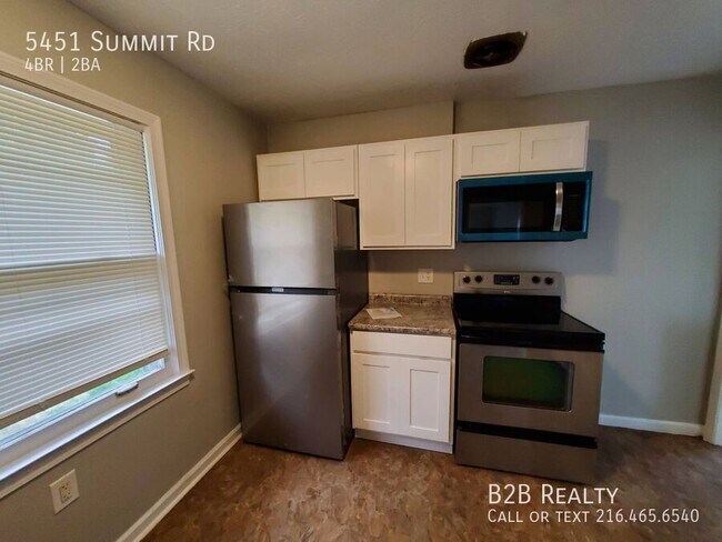 Building Photo - 5451 Summit Rd