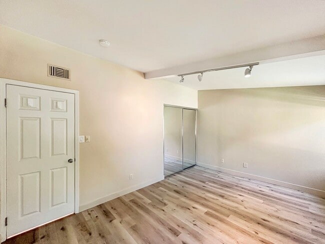 Building Photo - Gorgeous 3BD/2BA House in Pacific Beach W/...