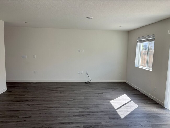 Building Photo - Stunning Roseville 4/3 New Build!  Please ...