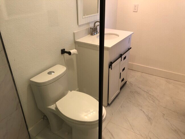 Building Photo - 9807 116th Place Northeast