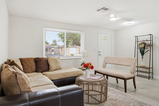 Building Photo - Renovated Home near downtown New Port Richey