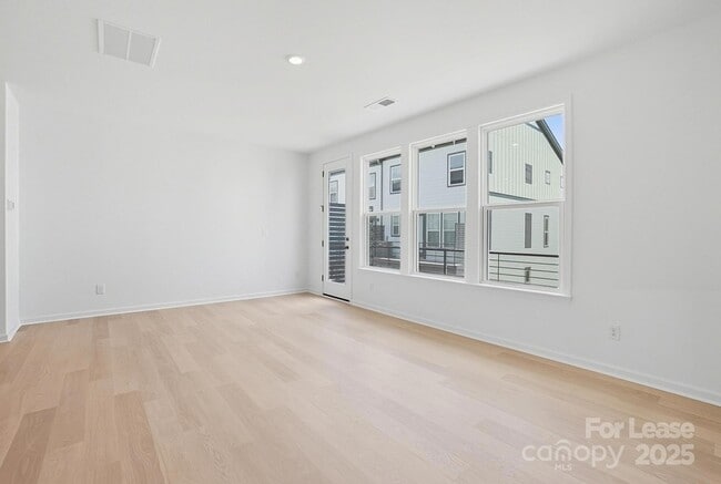 Building Photo - 3210 Stelfox St