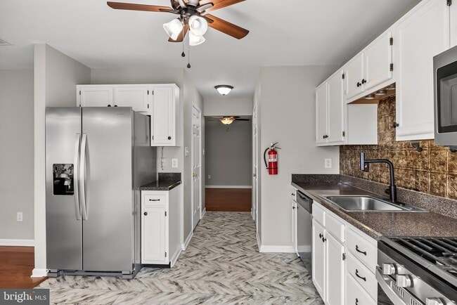 Building Photo - 1505 Beacon Hill Dr