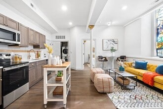 Building Photo - 401 Martin St