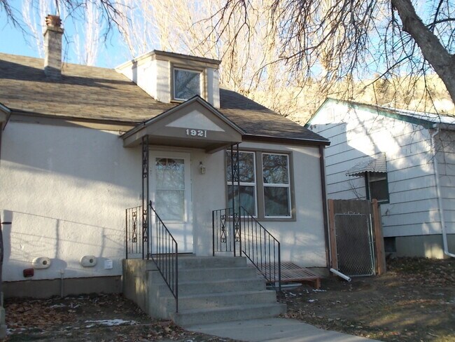 Primary Photo - 1921 11th Avenue N