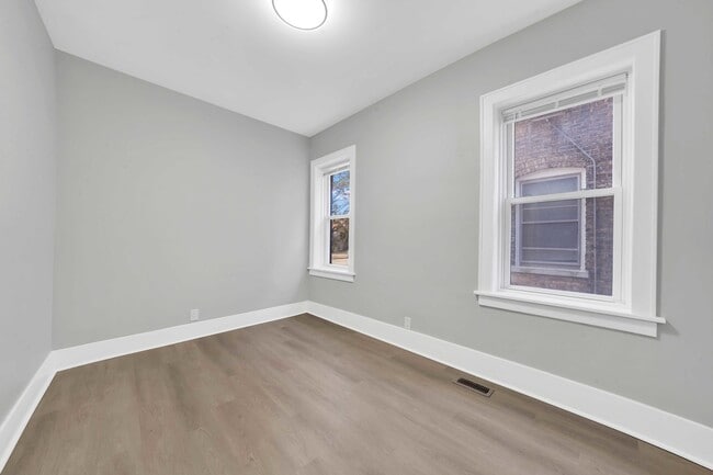 Building Photo - 41 W 14th Pl