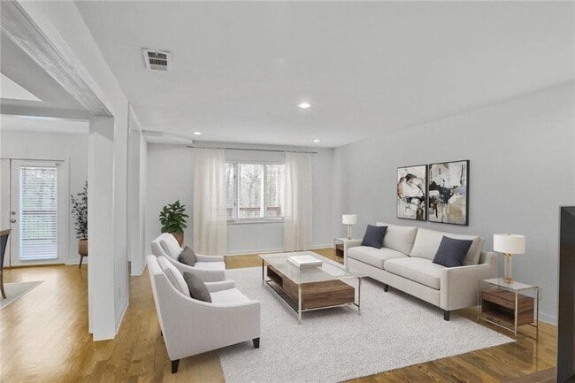 Primary Photo - 3036 Vinings Ferry Dr SE