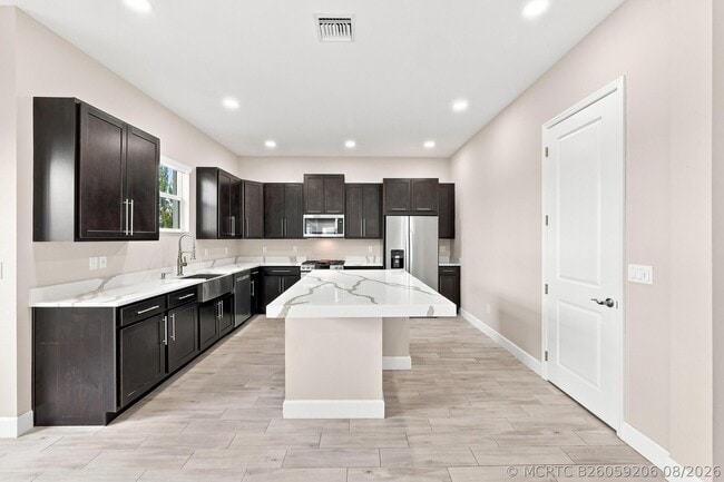 Building Photo - 5608 Macoon Wy
