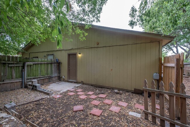 Building Photo - 12901 Chromite St
