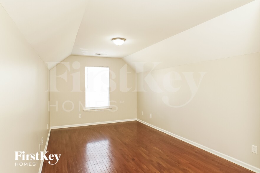 Building Photo - 6101 Elderbush Dr