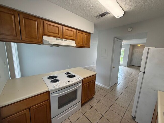Building Photo - Gulf Breeze - Villa Woods - 2 bedroom, 1.5 bathroom