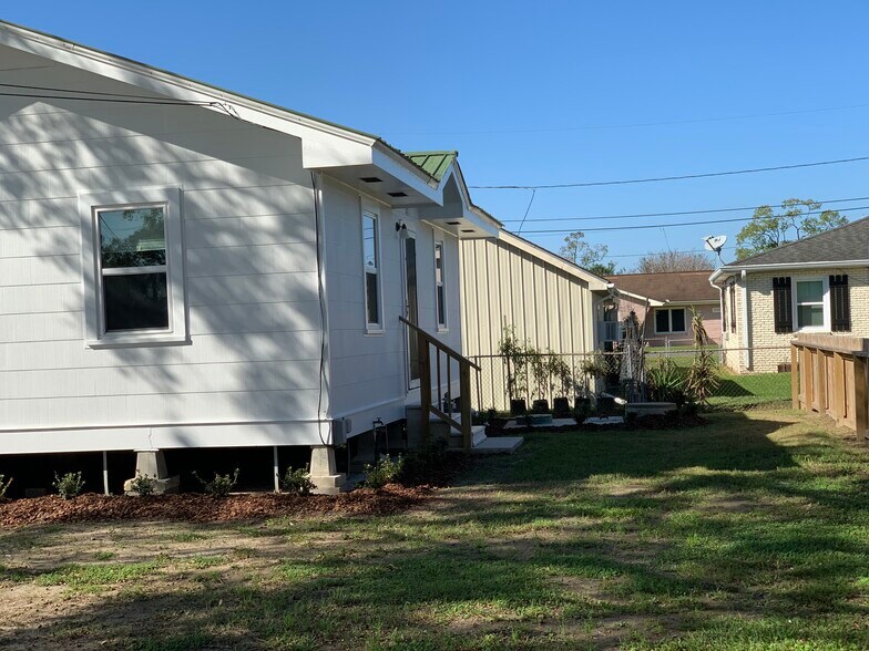 Building Photo - 204 N Carol St
