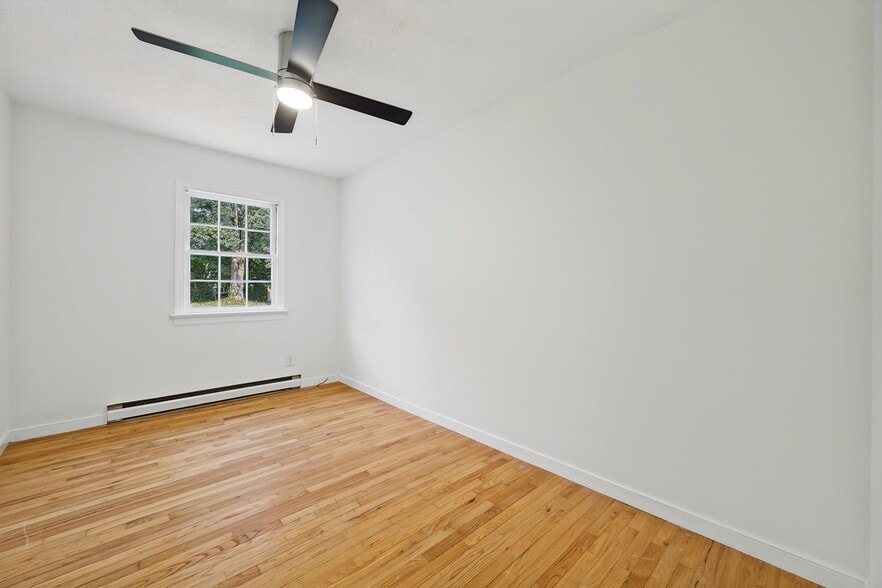Building Photo - 300 Marlin Dr