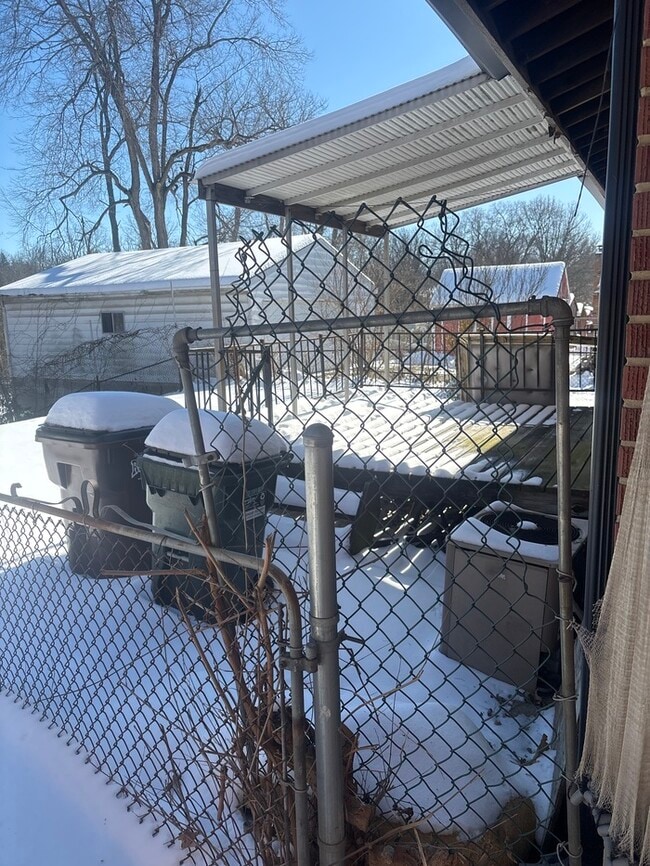 Building Photo - 9122 Orangewood Dr