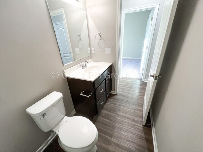 Building Photo - 521 Rochdale Run