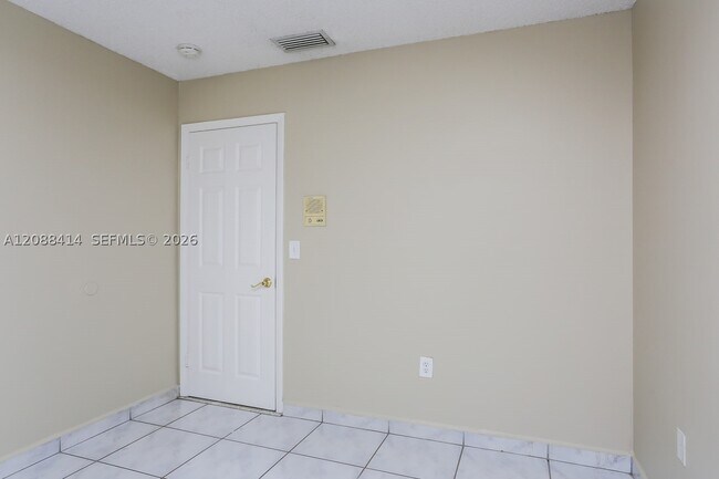 Building Photo - 4705 SW 143rd Ave