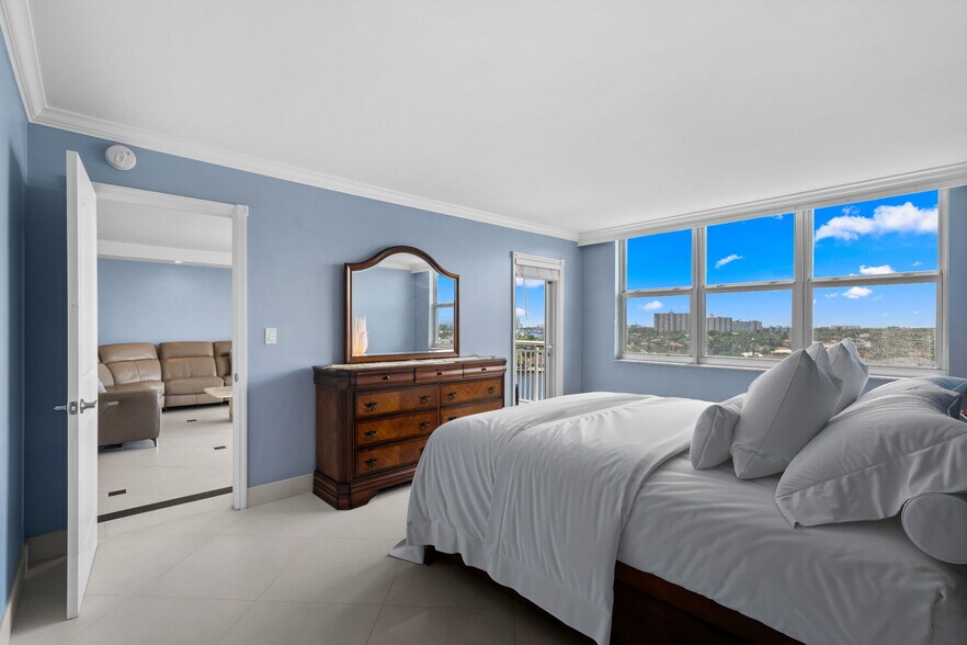 Building Photo - 511 Bayshore Dr