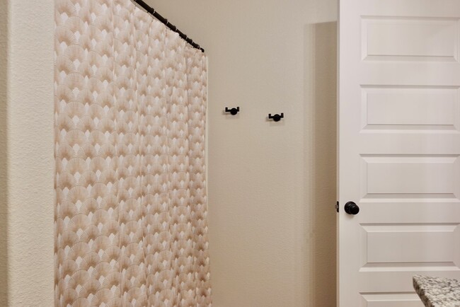 Building Photo - 413 Graze St