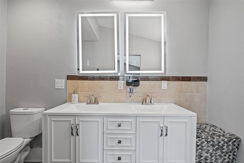 Building Photo - 10253 Allenwood Dr