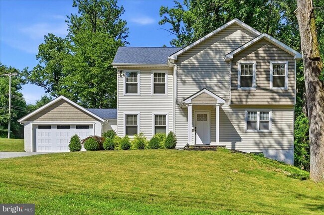 Building Photo - 17 Lizbeth Ln