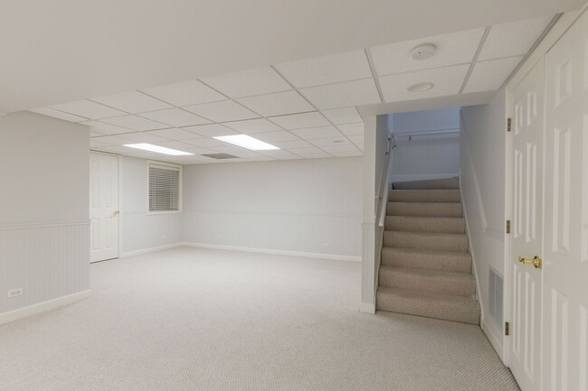 Building Photo - 4524 S Seminole Dr