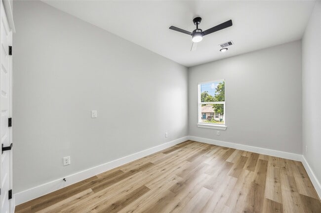 Building Photo - 1084 Junell St