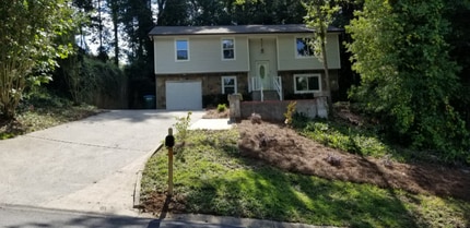 Building Photo - 1510 Country Downs Dr