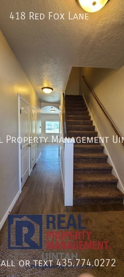 Building Photo - 418 Redfox Ln