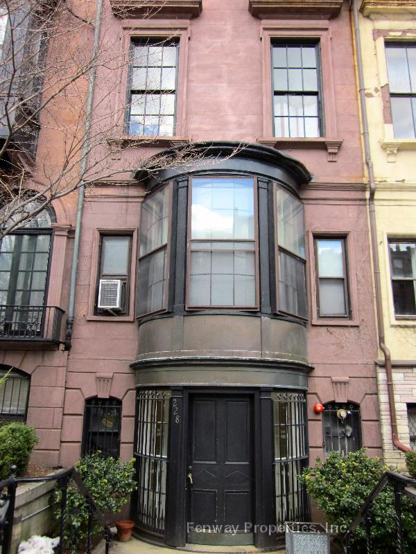 Building Photo - 228 Beacon St