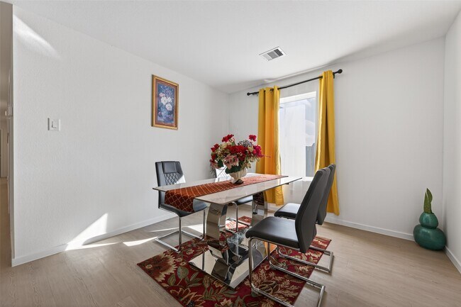 Building Photo - 16703 Rolling Pasture Ln