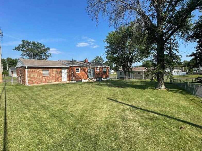 Building Photo - 5307 Crestside Ln