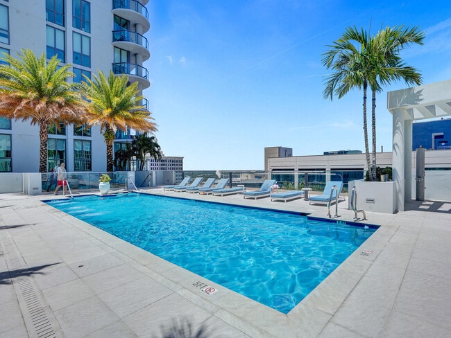 Building Photo - 100 E Las Olas Blvd
