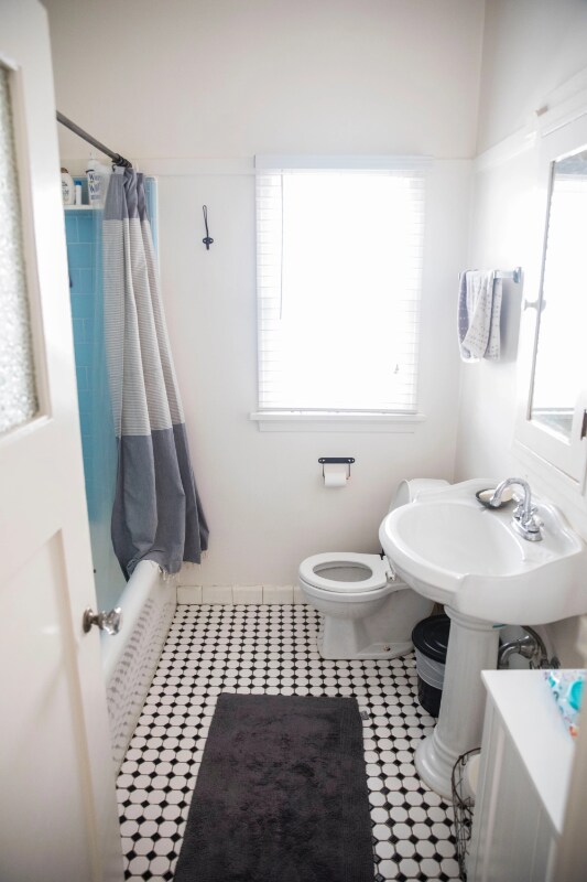 Building Photo - 2268 Beachwood Dr