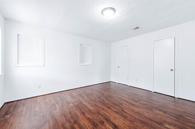 Building Photo - 9303 Kingsflower Cir