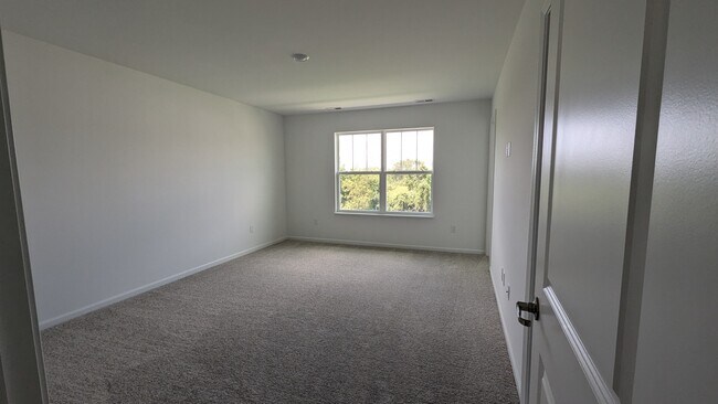 Building Photo - 1085 Atterberg Rd