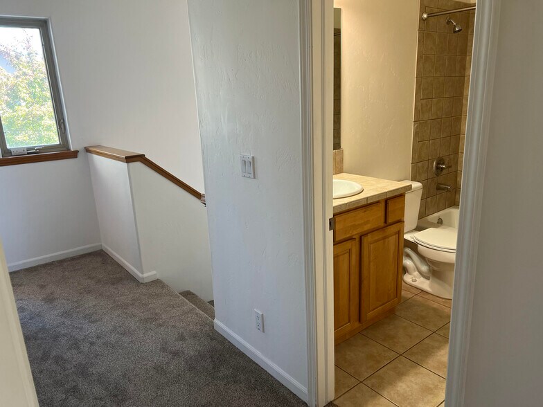 Upstairs hallway - 60 Mill Rd