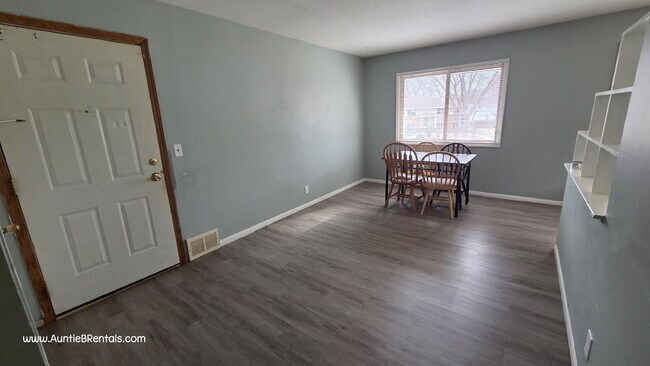 Building Photo - 3 Bedroom 1 Bath Multiplex Unit #3 – Columbia Heights