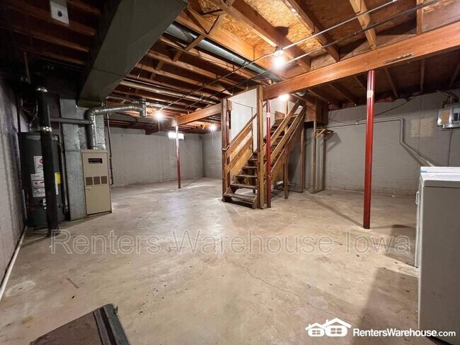 Building Photo - 3012 Raccoon St