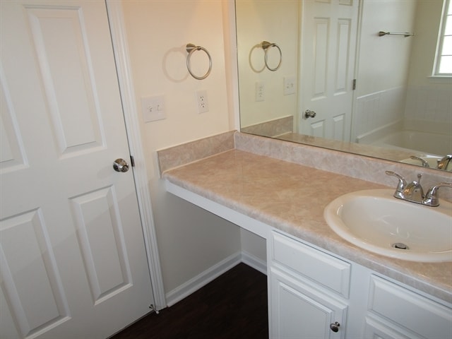 Building Photo - 4913 Bryant Dr
