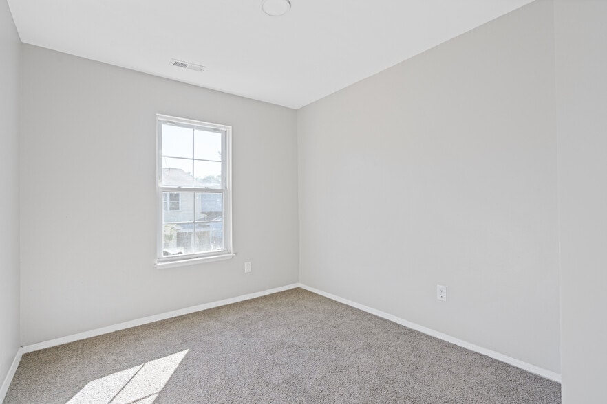 Building Photo - 405 Harbour North Dr