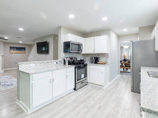 Building Photo - 2005 Village Park Dr