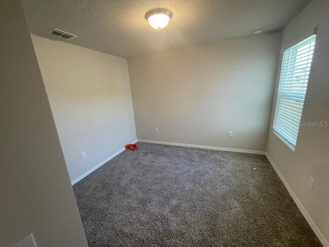 Building Photo - 407 Legacy Lp