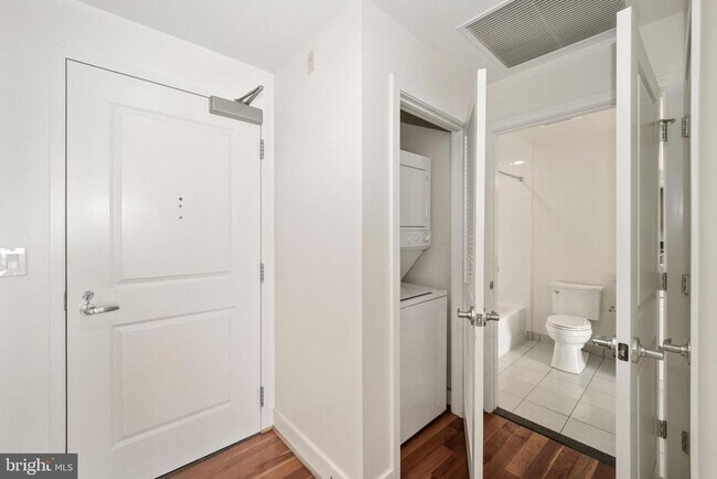 Building Photo - 4101 Albemarle St NW