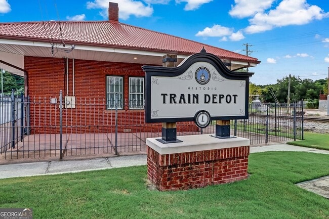 Building Photo - 597 Paper Mill Rd