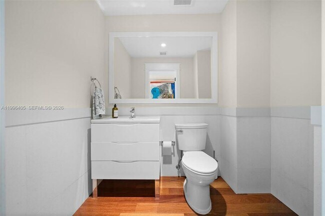 Building Photo - 6831 Sunrise Ct