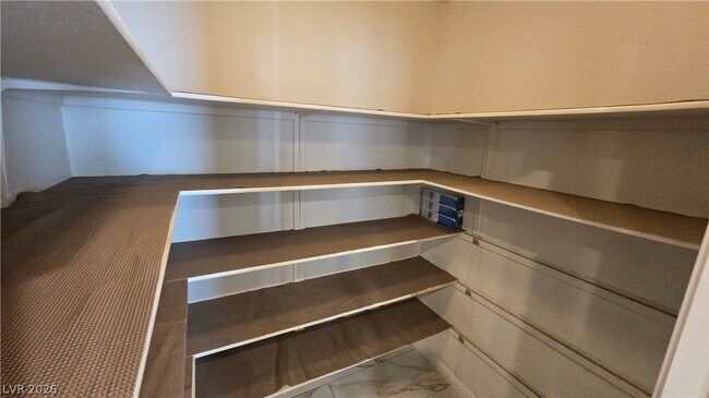 Building Photo - 3902 W El Campo Grande Ave