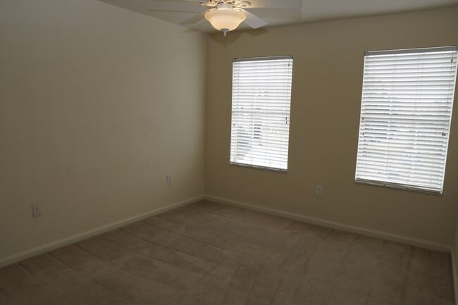 Building Photo - 3007 Langdon Ln N