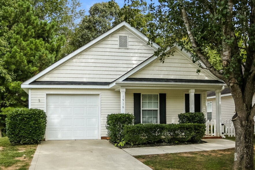 Building Photo - 1916 Harrison Park Dr